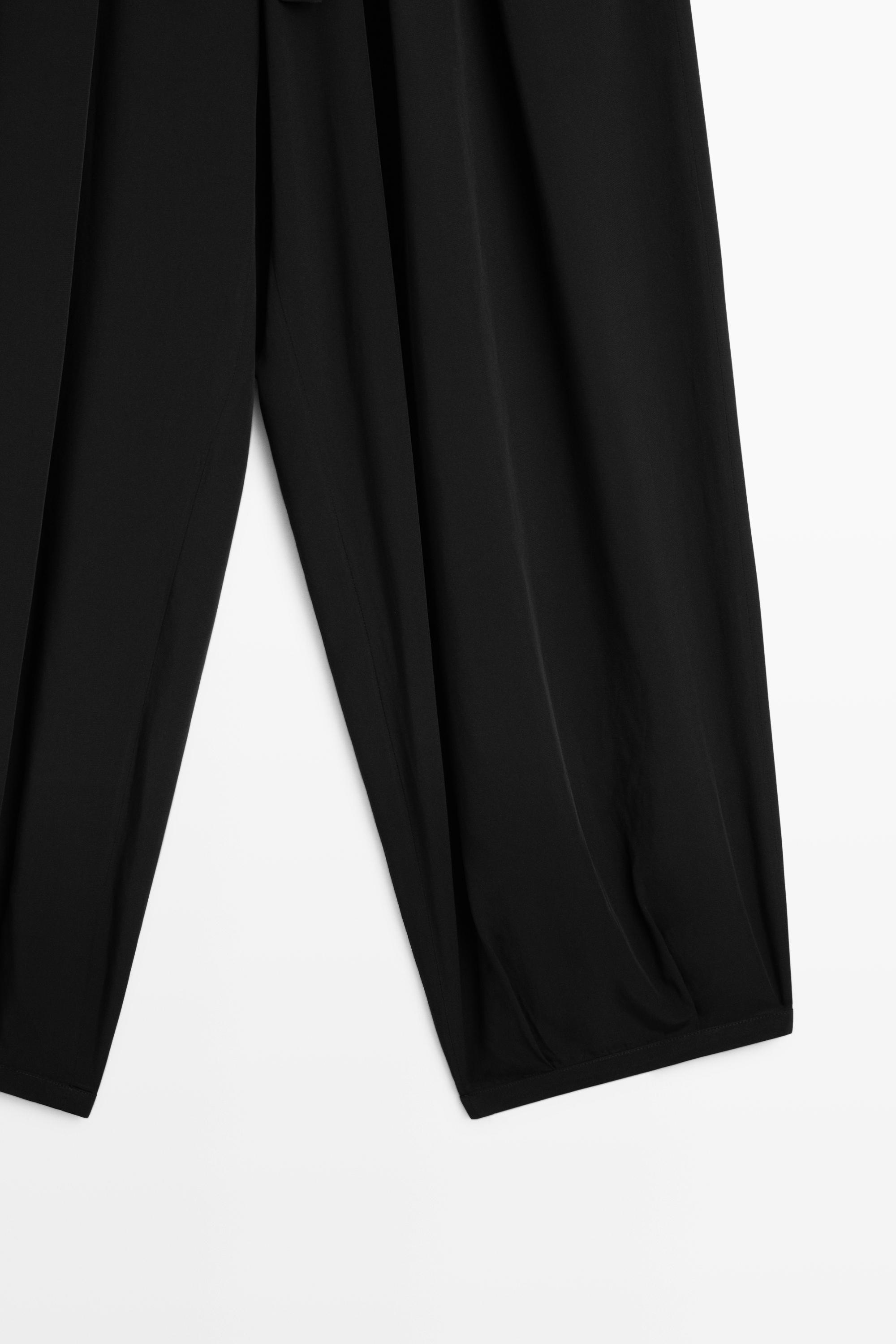 Flowing pants with tie-waist