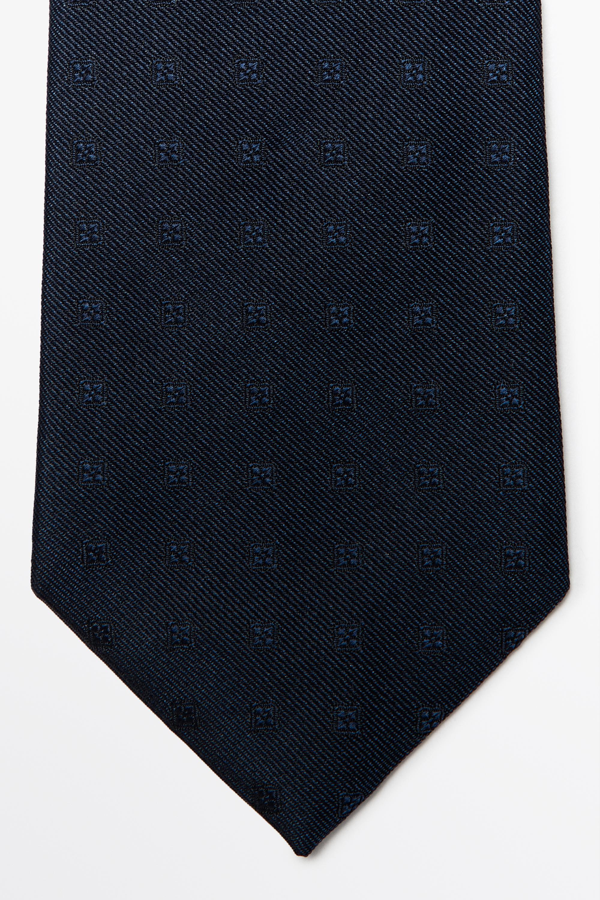 100% silk tie with embroidered detail
