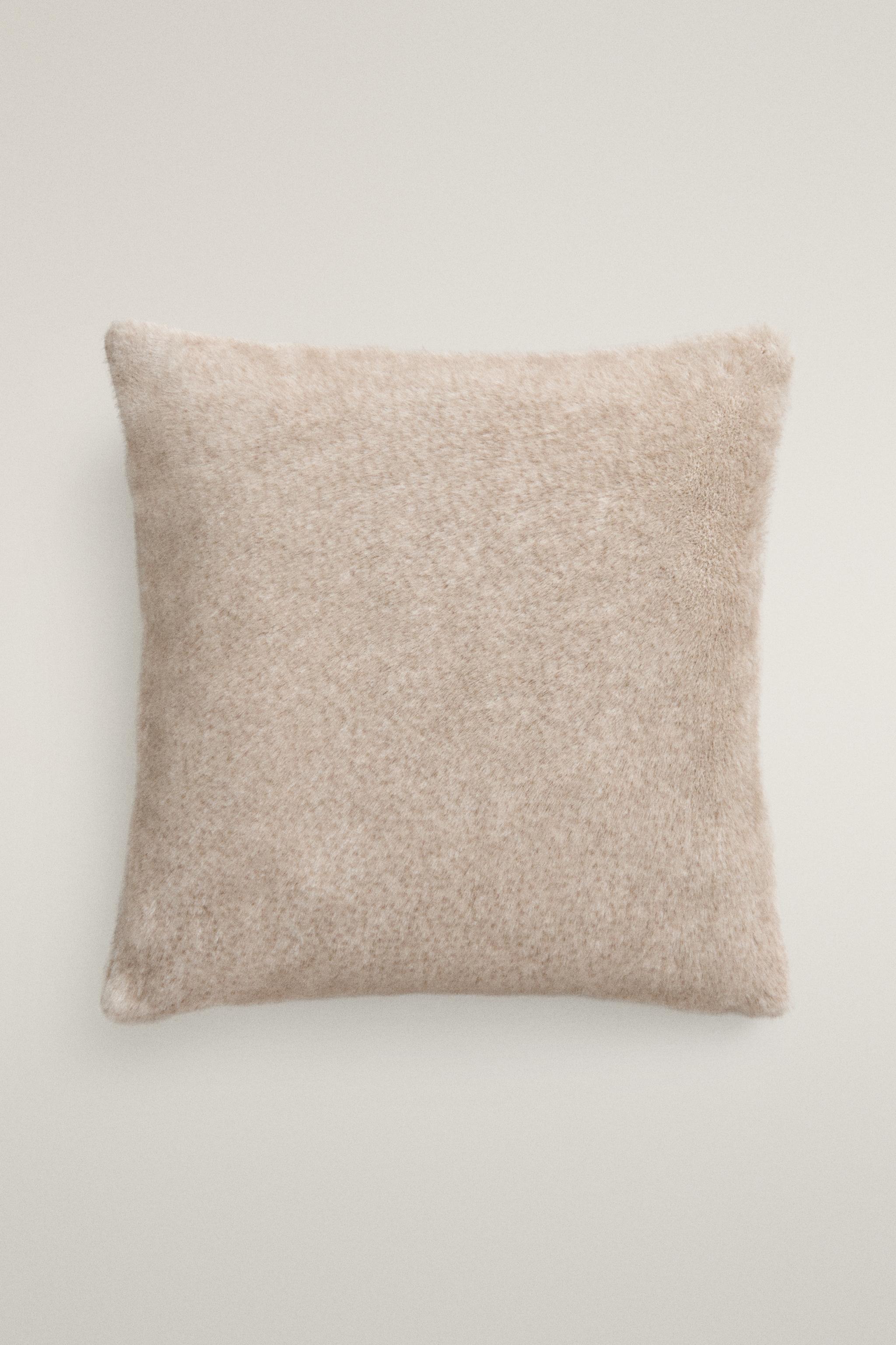 MARLED FUR THROW PILLOW COVER