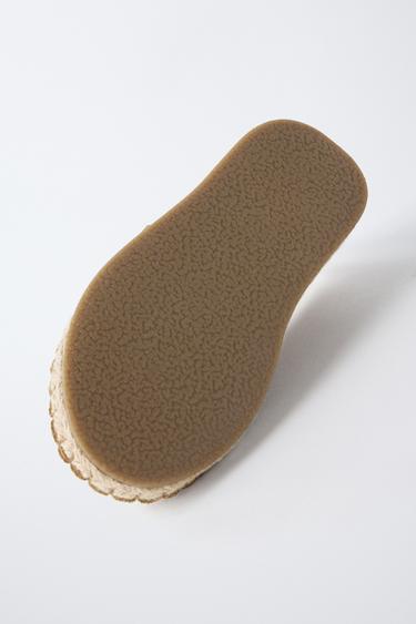 ESPADRILLE EN CUIR - Marron clair de Zara - Image 6