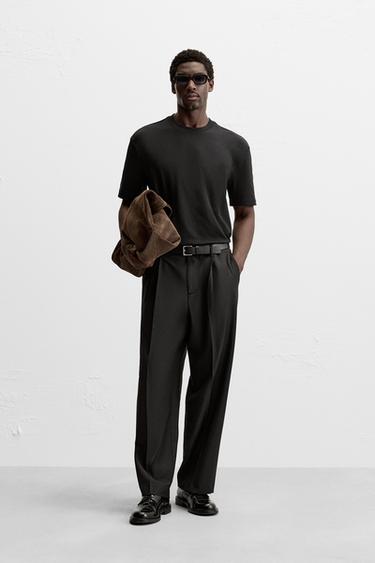 БАЗОВА ФУТБОЛКА СТАНДАРТНОГО КРОЮ - Чорний Zara