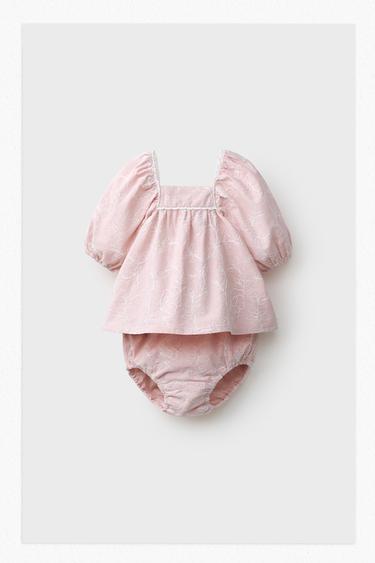 طقم قميص وسروال مطرز بدانتيل شريطي - وردي باستيل الخاص بـ Zara