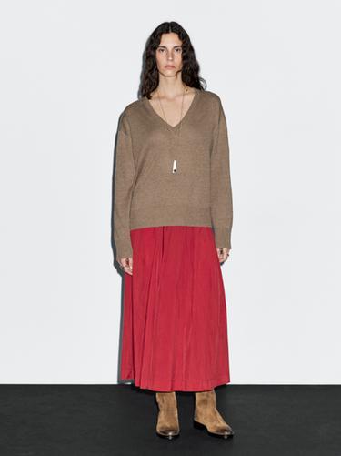 Jersey punto cuello pico manga larga - Negro oro de Zara