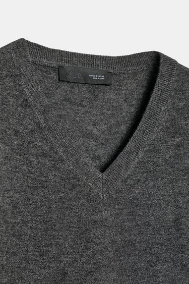 PULL AVEC LAINE COL EN V - Gris de Zara - Image 6