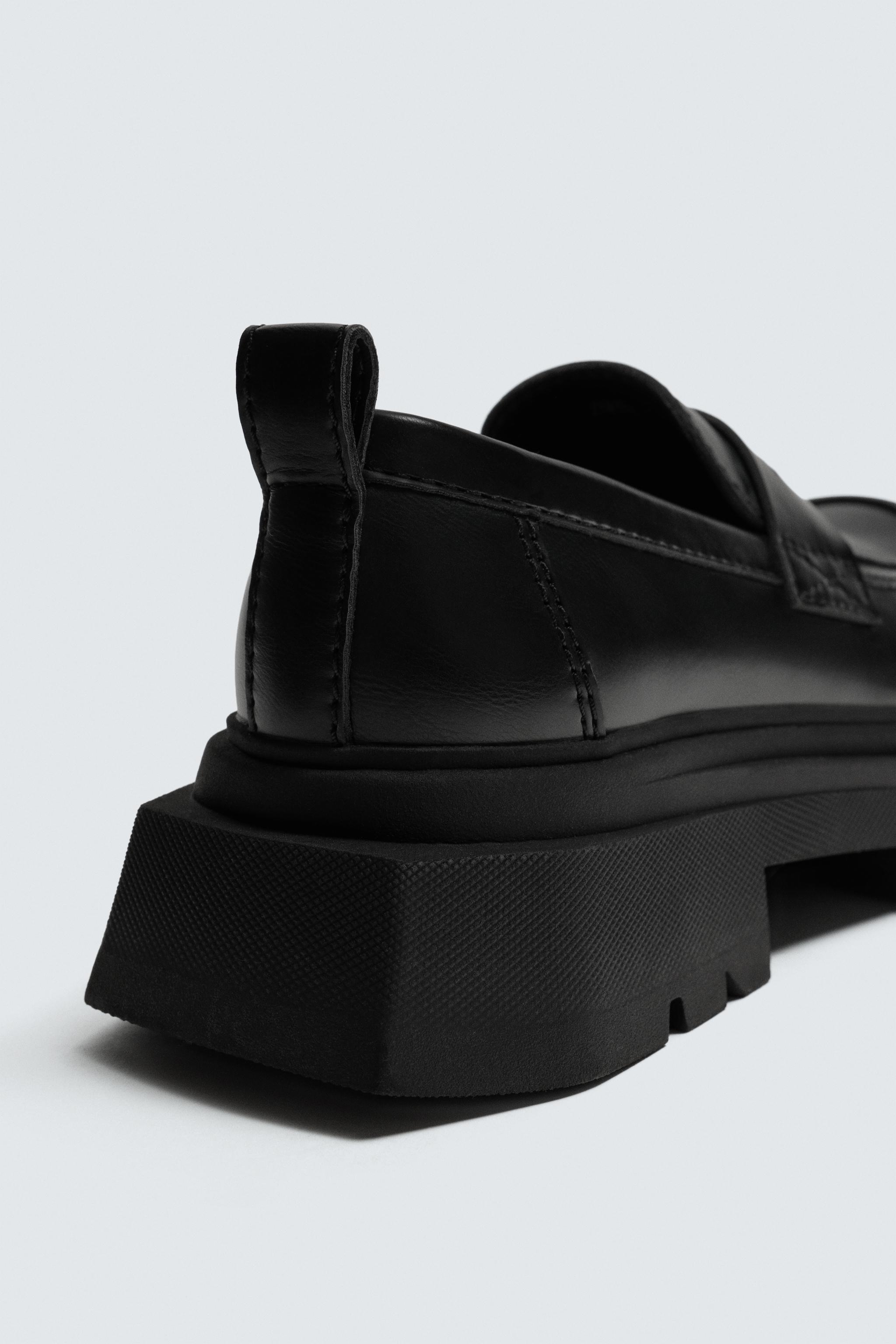 MOCASSINS À SEMELLES ÉPAISSES ET MASQUE