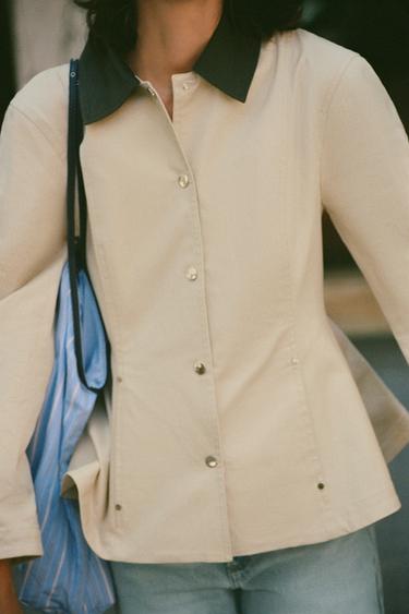 CAZADORA CUELLO CONTRASTE PEPLUM - Hueso de Zara