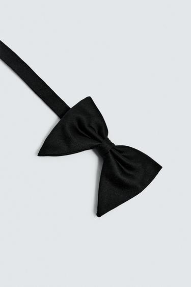 ZÁKLADNÍ HEDVÁBNÝ MOTÝLEK - Černá od Zara