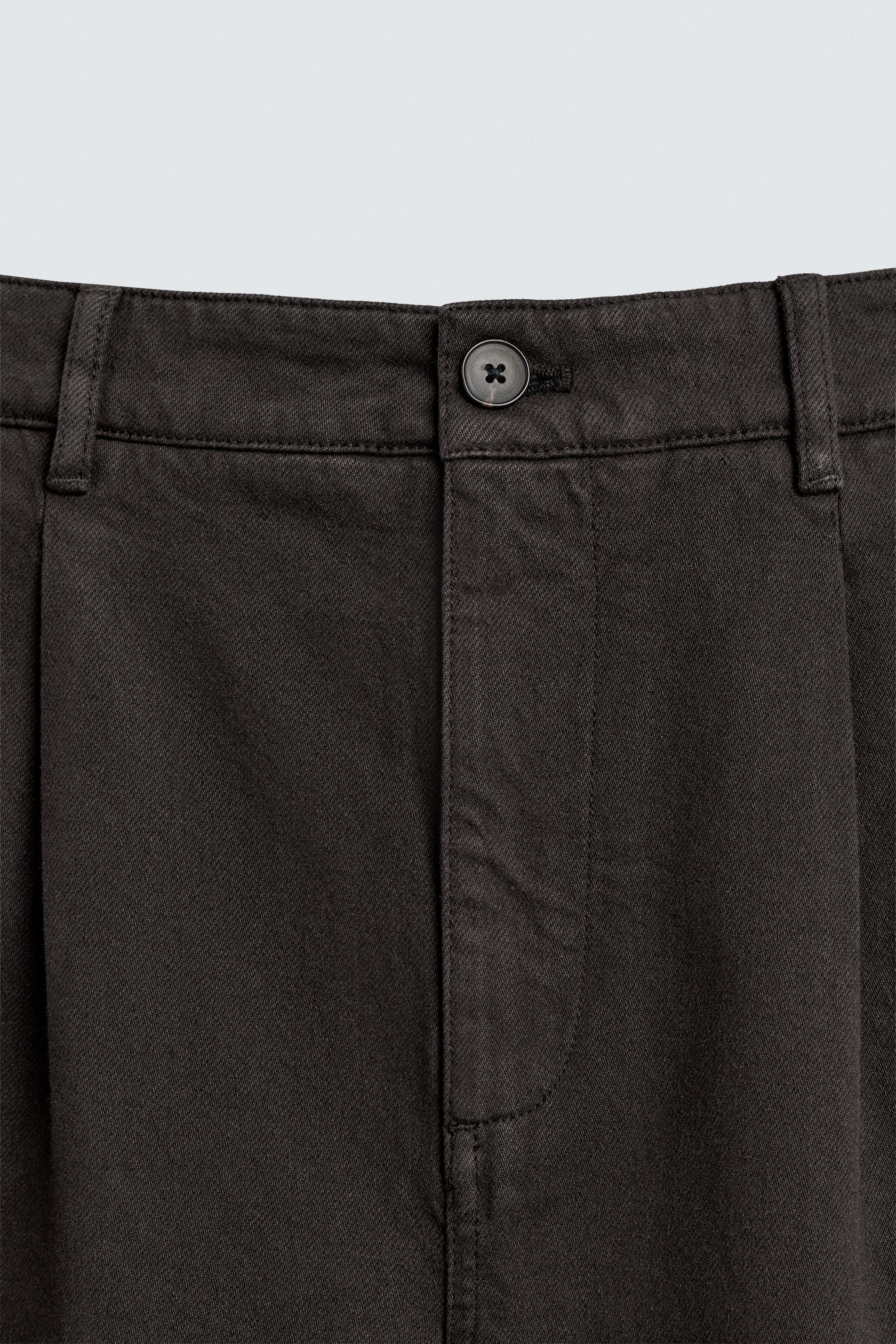 PLEATED STRAIGHT FIT PANTS