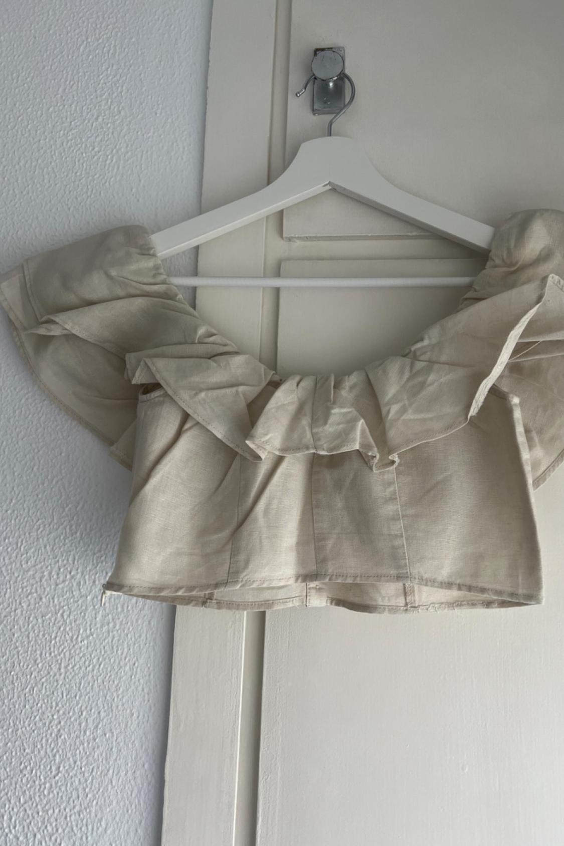 CROPPED TOP WITH FRILLS - Image 2