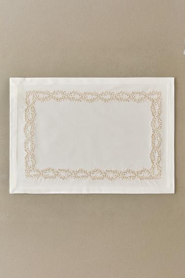 EMBROIDERED SATEEN PLACEMAT - Ecru by Zara