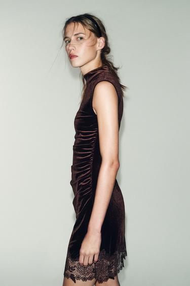 ROBE EN VELOURS ET DENTELLE - Marron foncé de Zara - Image 3