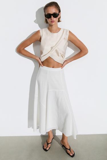Jupe midi fluide à panneaux - Blanc de Zara
