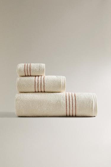 Zara BATH TOWEL WITH CONTRAST PIPING - 玫瑰紅色
