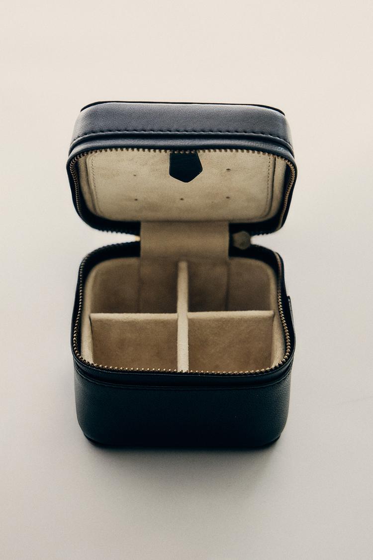 LEATHER JEWELLERY BOX — Black