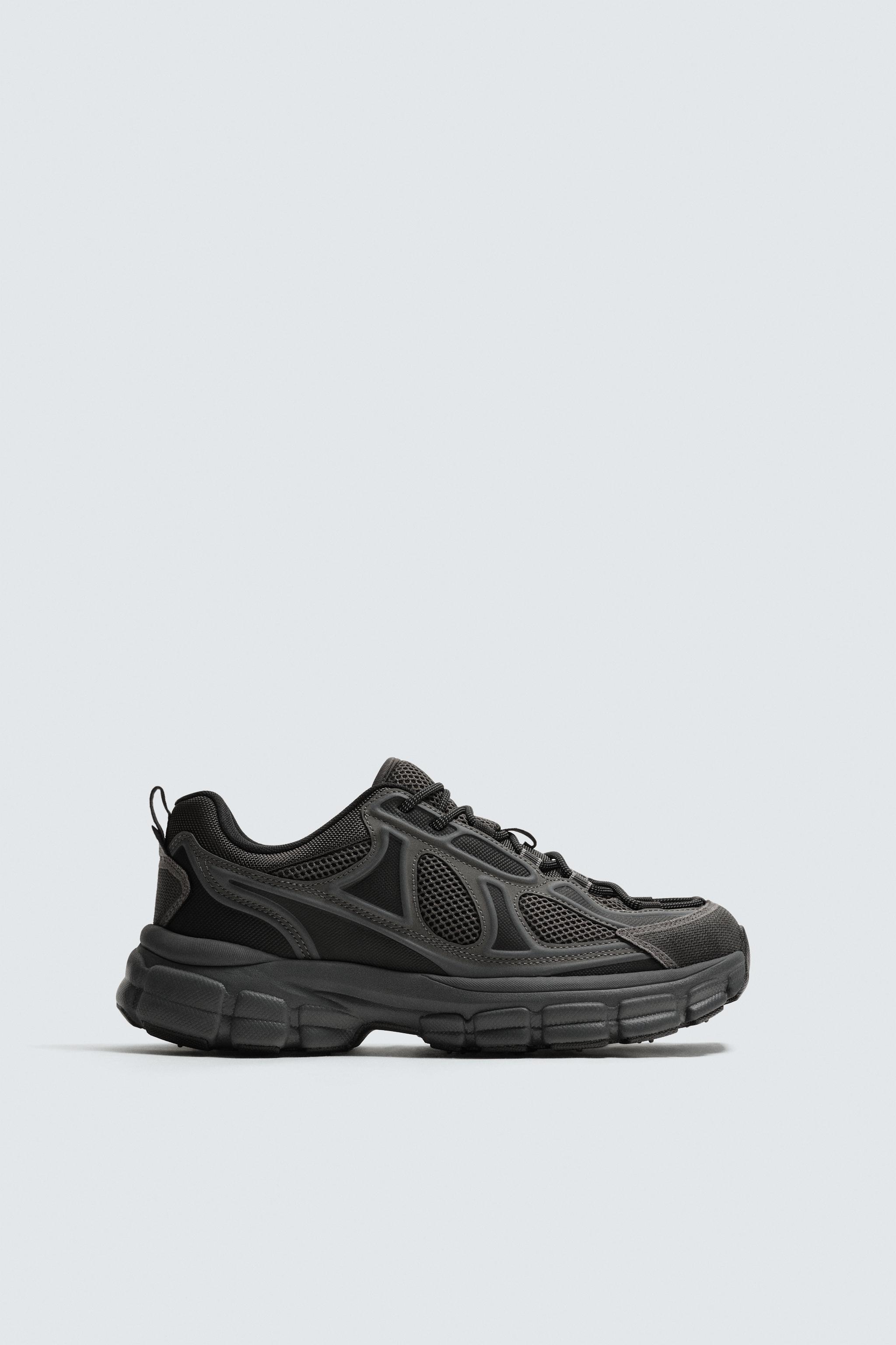 CHUNKY SOLE SNEAKERS