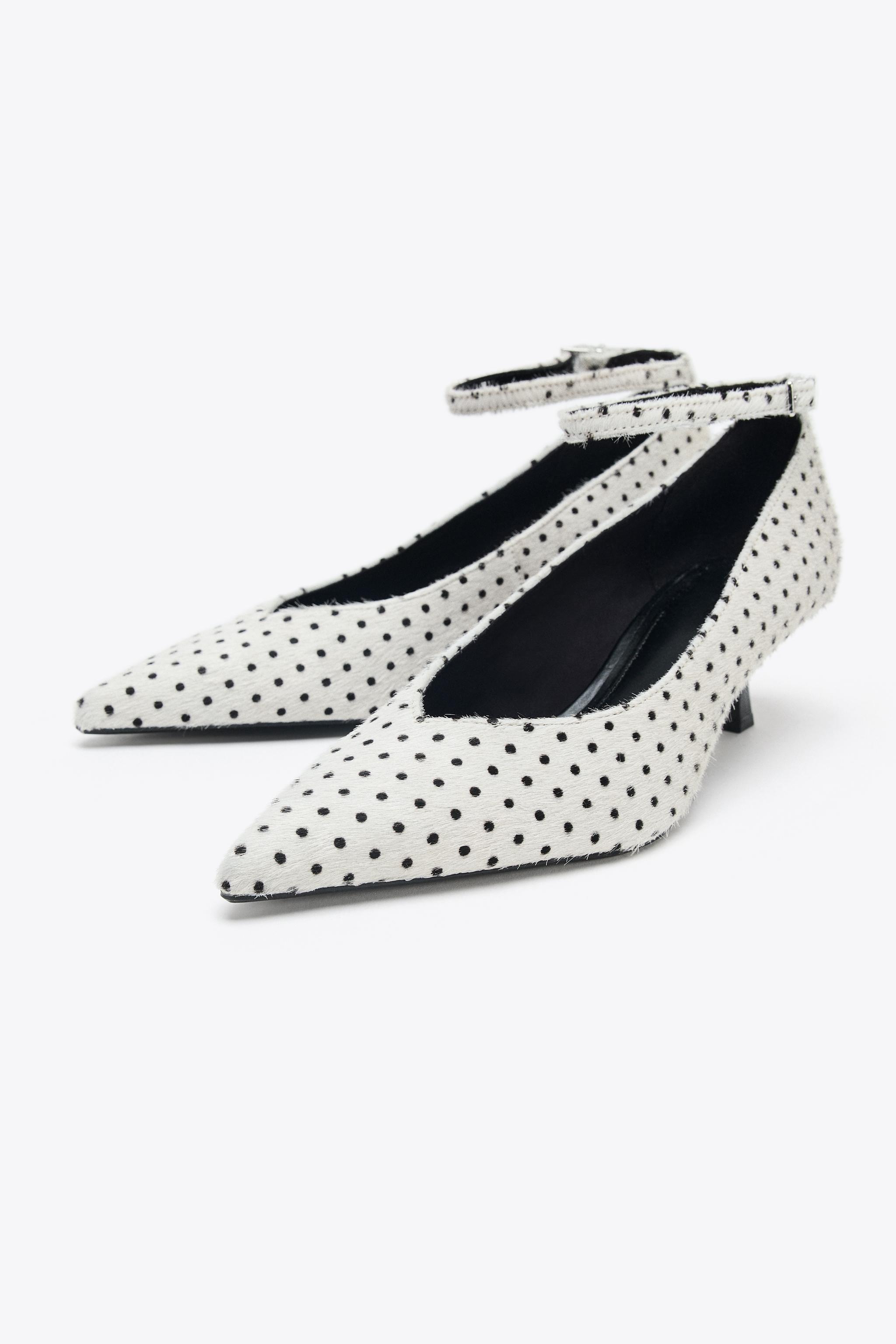CHAUSSURES À TALONS EN CUIR AVEC EFFET FOURRURE POIS