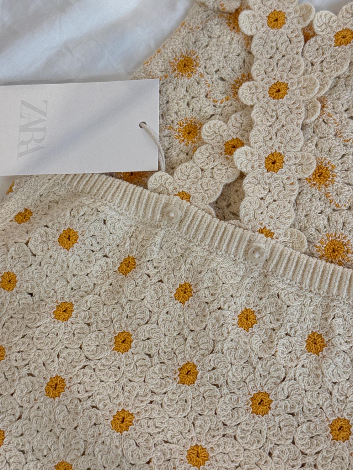 PLAIN CROCHET DAISY ROMPER - Image 3