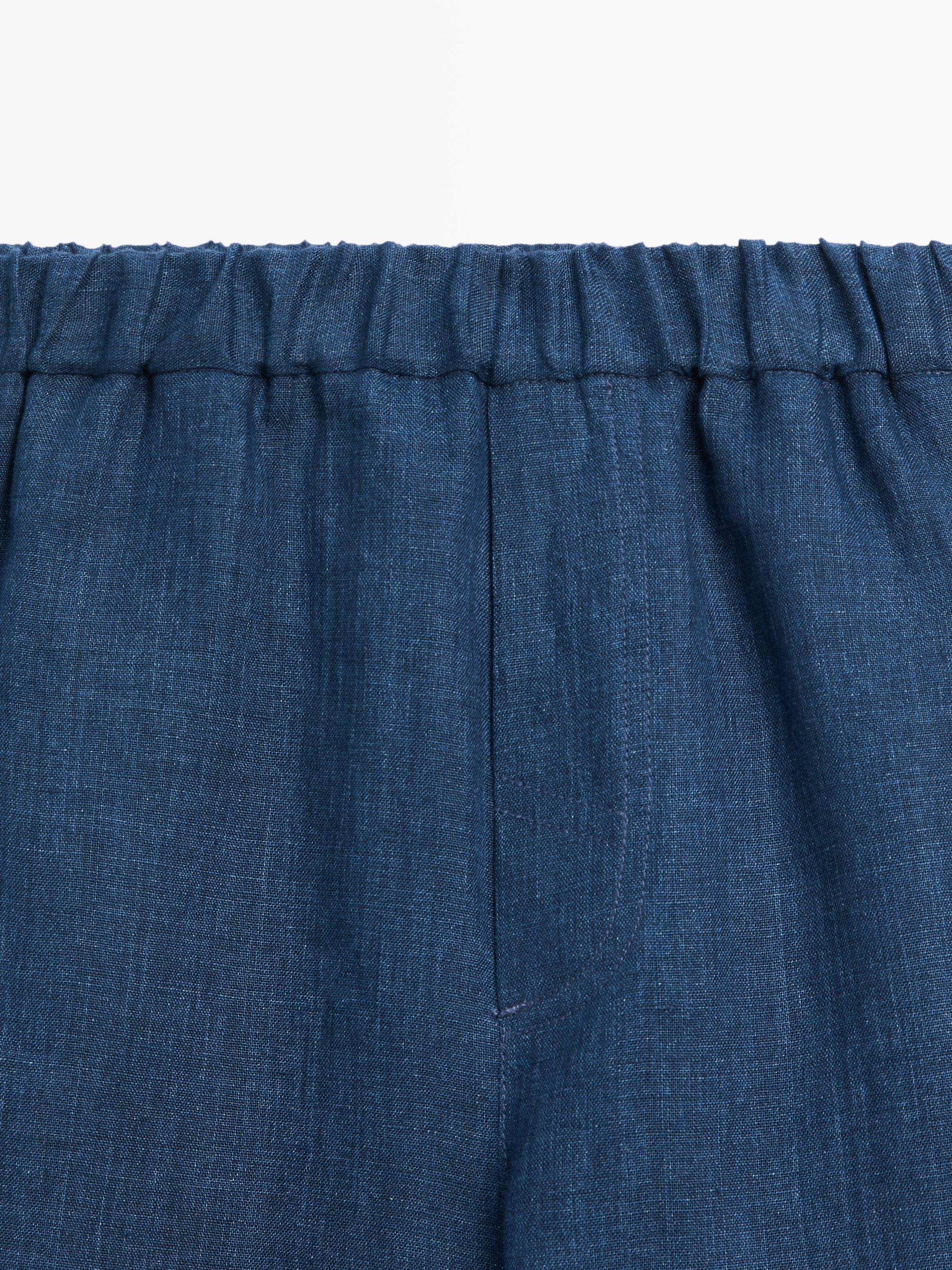 Total look linen trousers