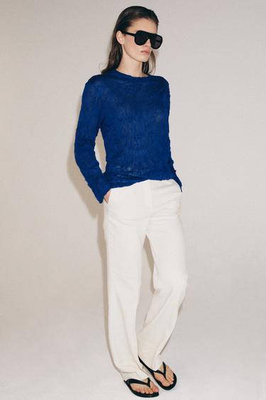 CRUMPLED EFFECT KNIT JUMPER - Cornflower blue by Zara