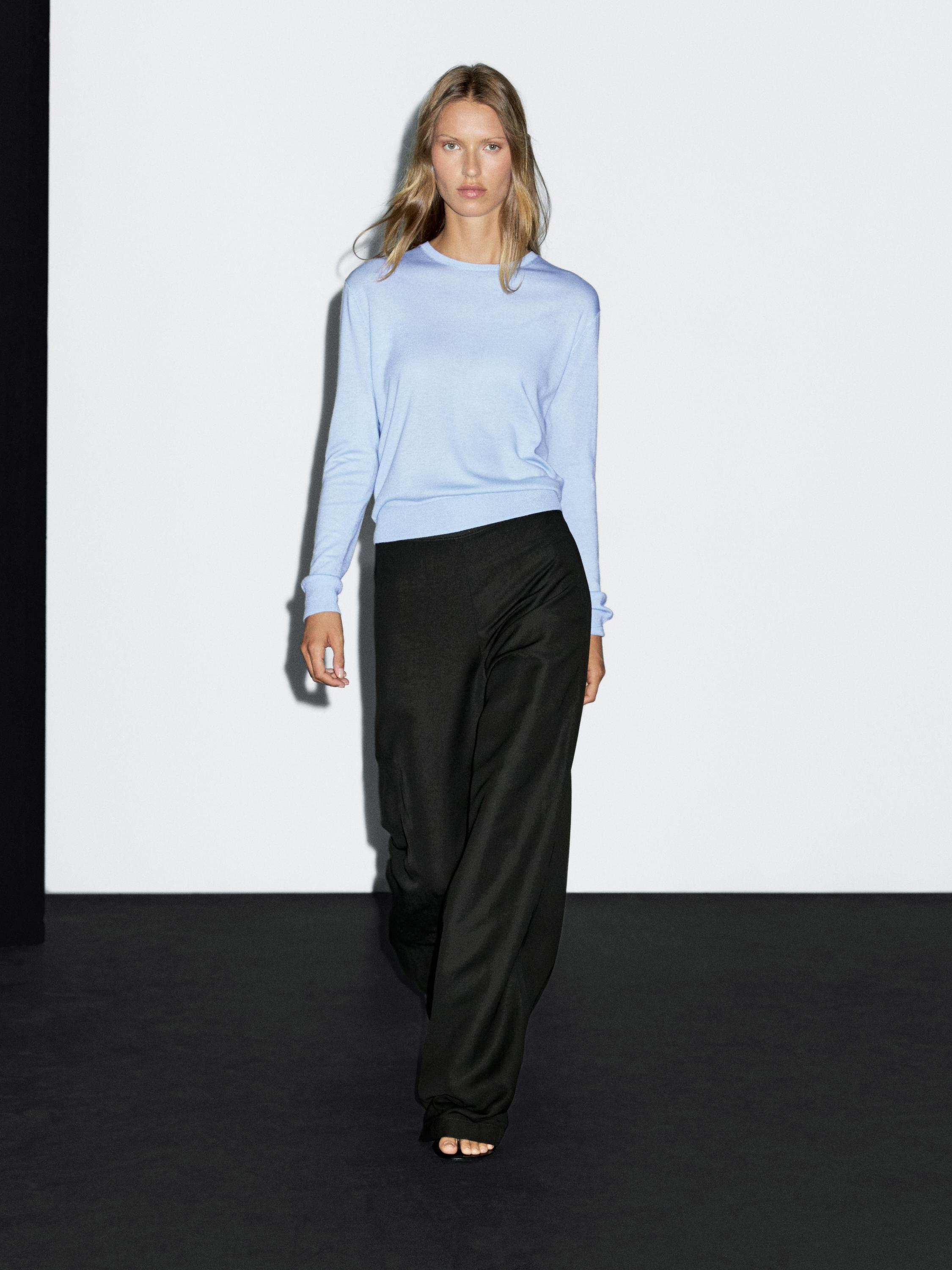 Wool blend knit sweater with crew neck