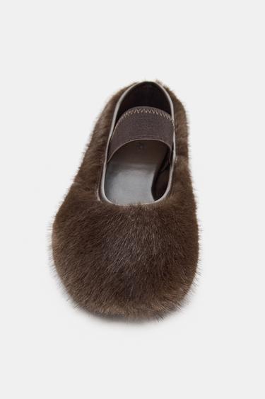 BALLERINES À EFFET FOURRURE - Marron chocolat de Zara - Image 4