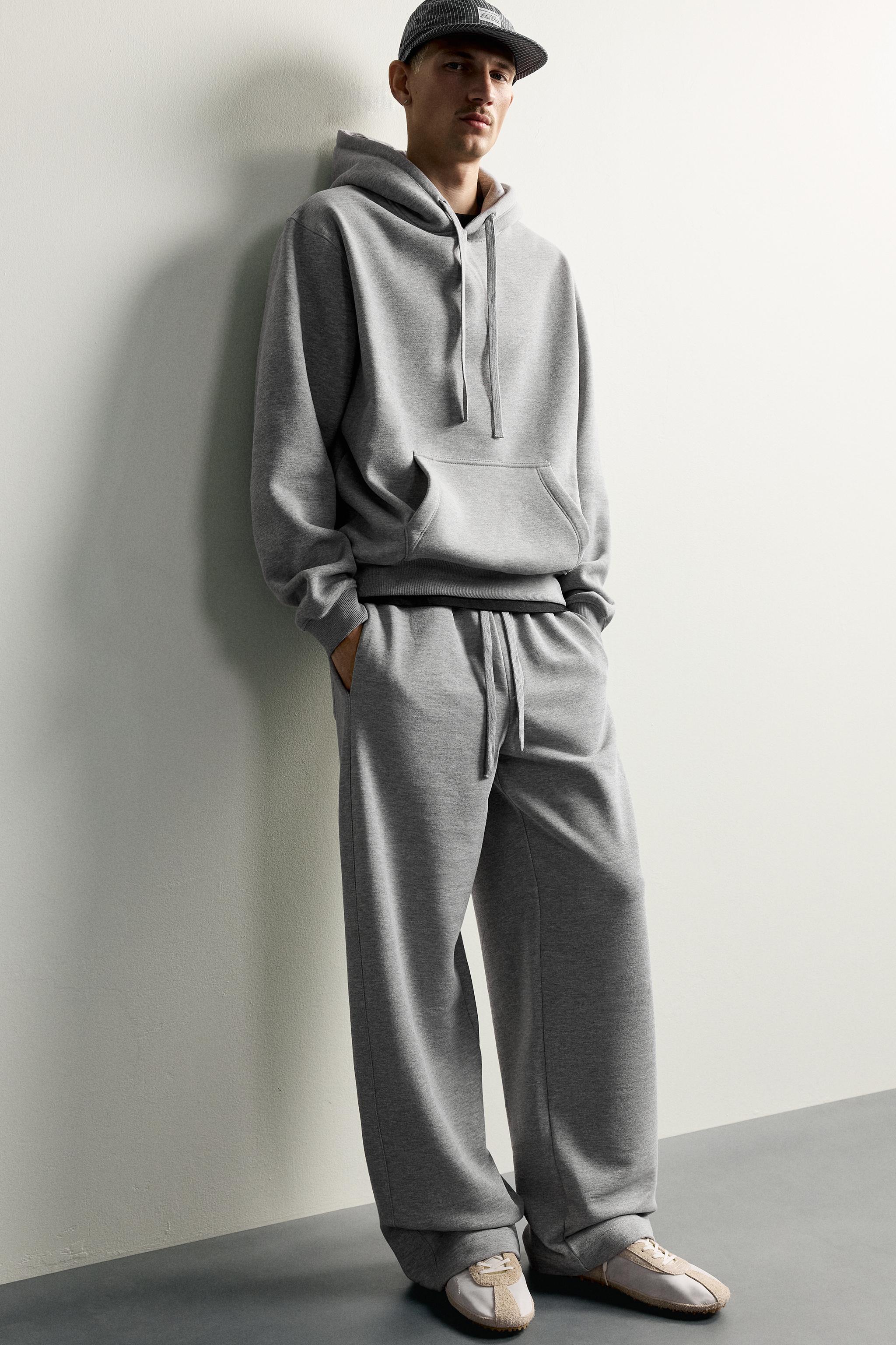 BASIC LOOSE-FIT SWEATPANTS