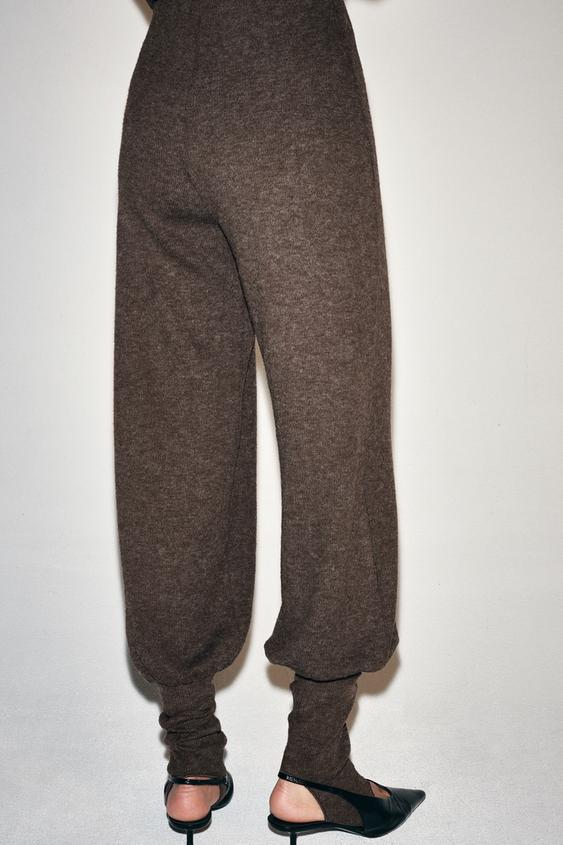 PANTALON SOFT DÉTAIL CHAUSSETTE - Chocolat de Zara - Image 2