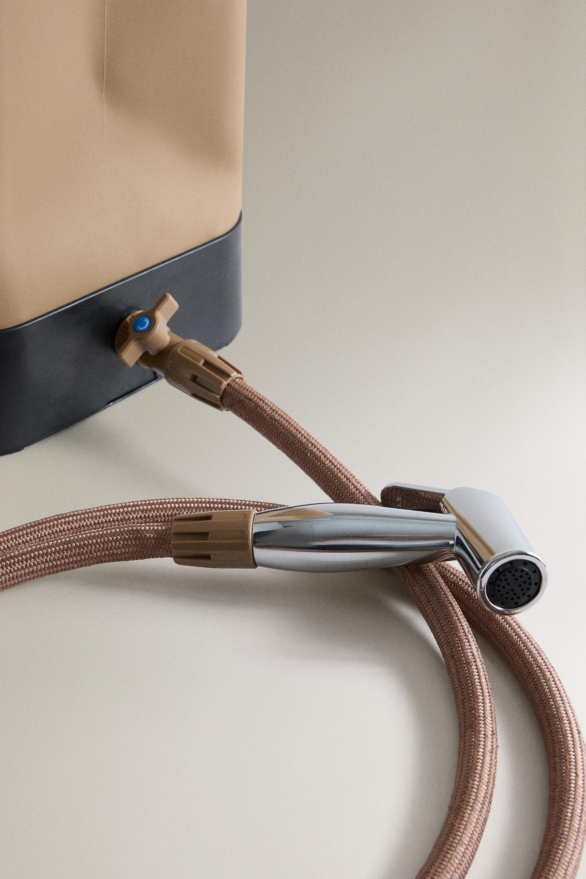 PORTABLE CAMPING SHOWER