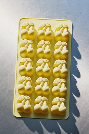 SILICONE CHERRIES ICE BUCKET TRAY 15 ICE CUBES - Yellow by Zara