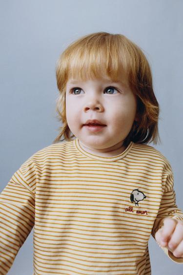 T-SHIRT À RAYURES SNOOPY PEANUTS™ - Ocre de Zara