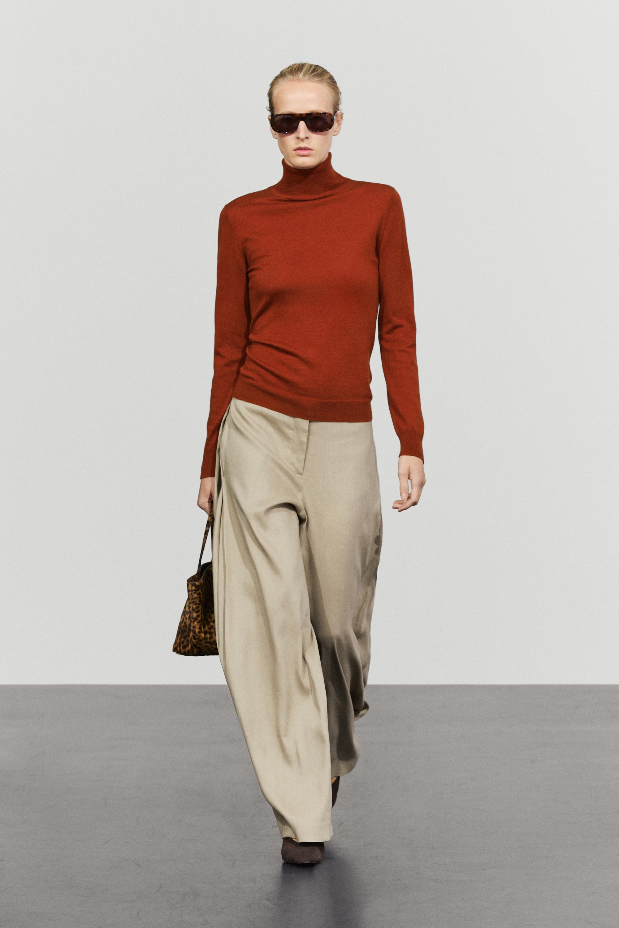 Wool-blend turtleneck knit sweater — Russet