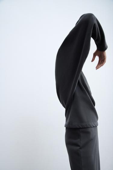 SWEAT AJUSTÉ MANCHES LONGUES - Charbon de Zara - Image 2