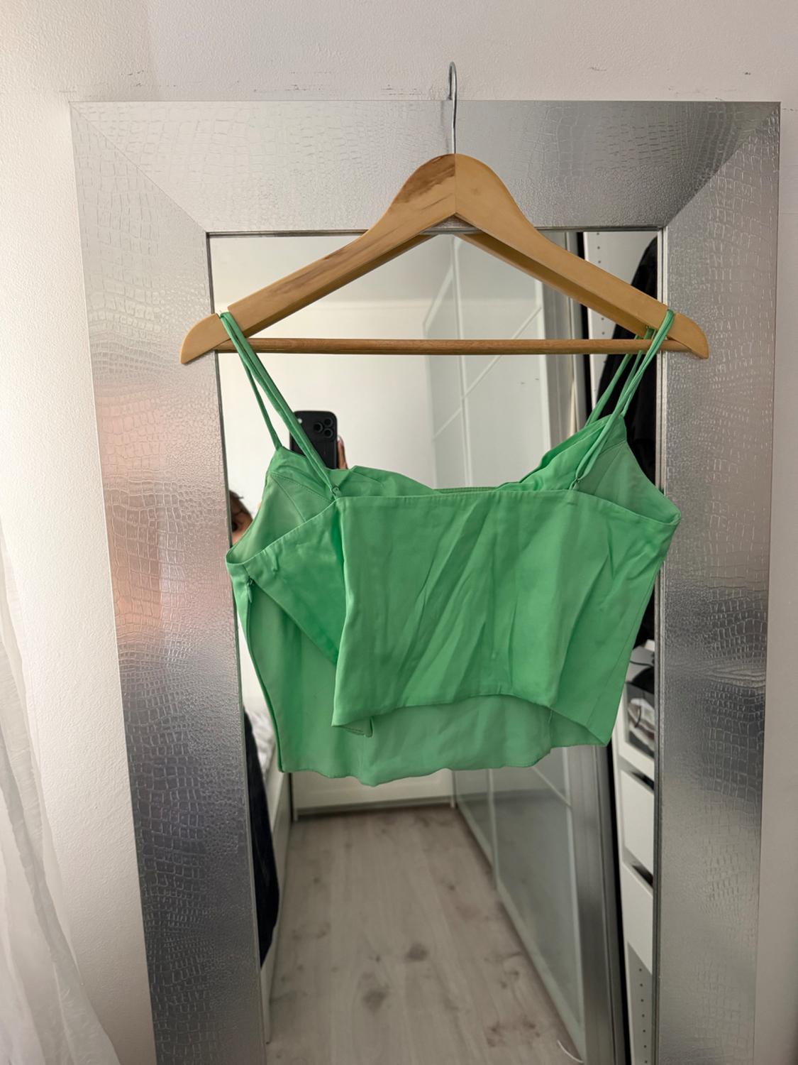 SATIN CROP TOP - Image 4