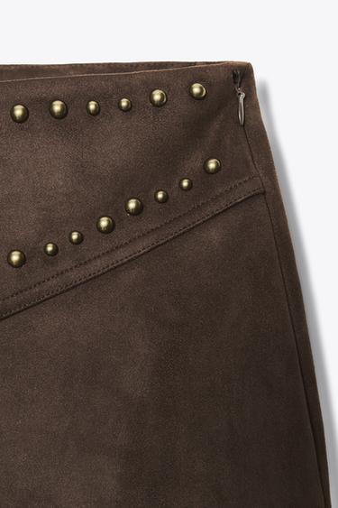 PANTALON FLARE EFFET DAIM CLOUS - Chocolat de Zara - Image 9