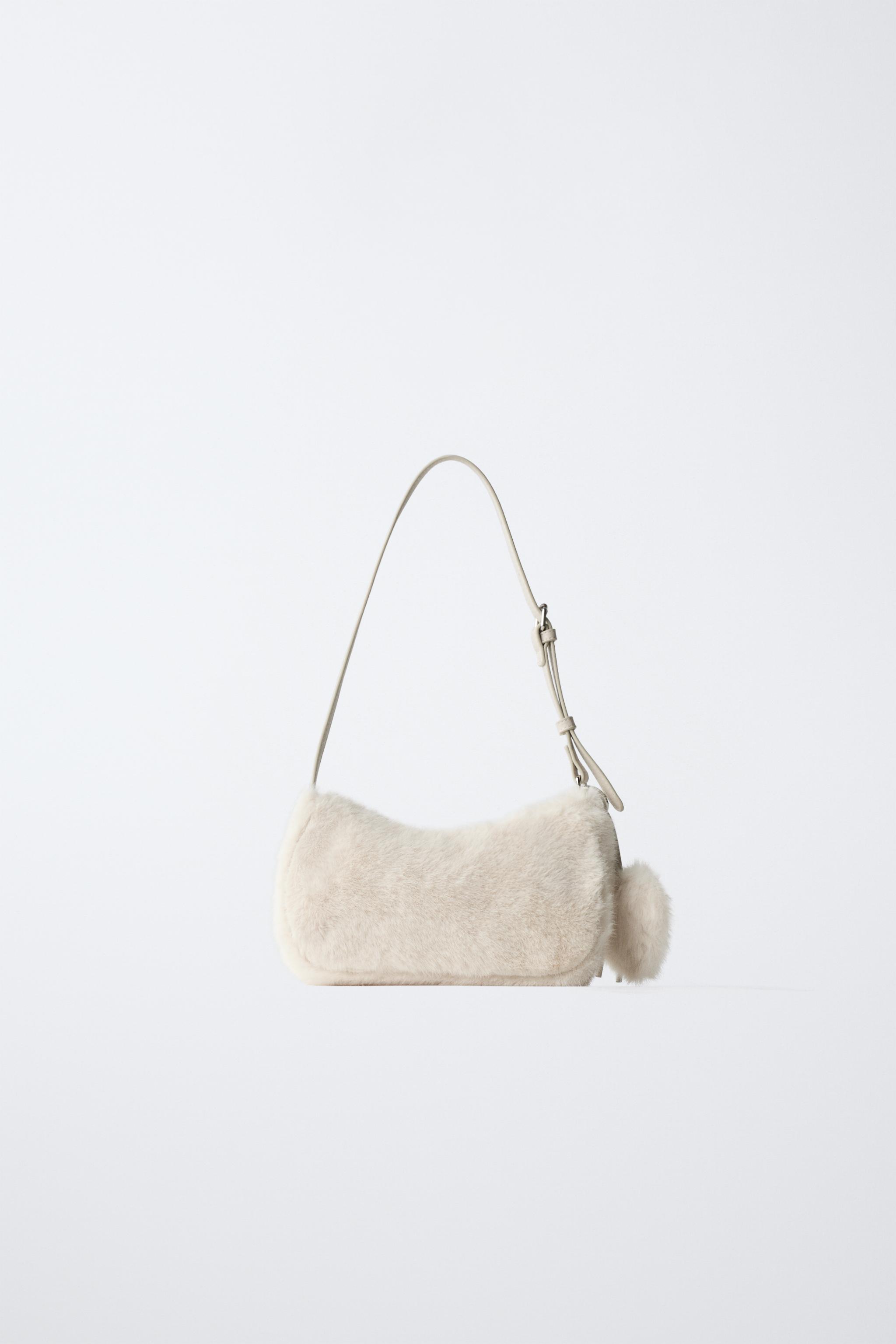 ハーリップトゥ　Faux Fur Shoulder Bag ecru エクリュ Faux Fur Shoulder Bag