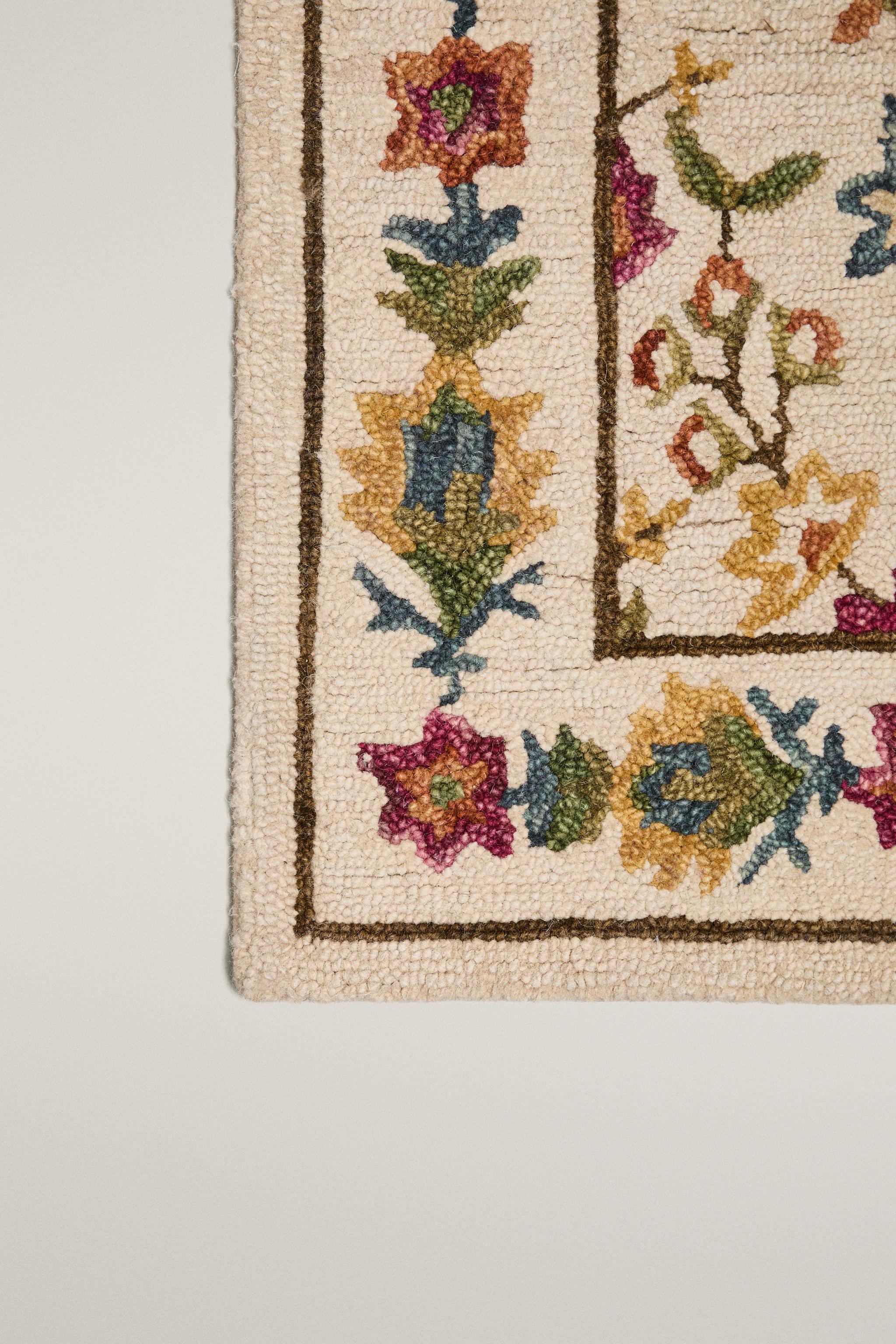 FLORAL PRINT WOOL RUG