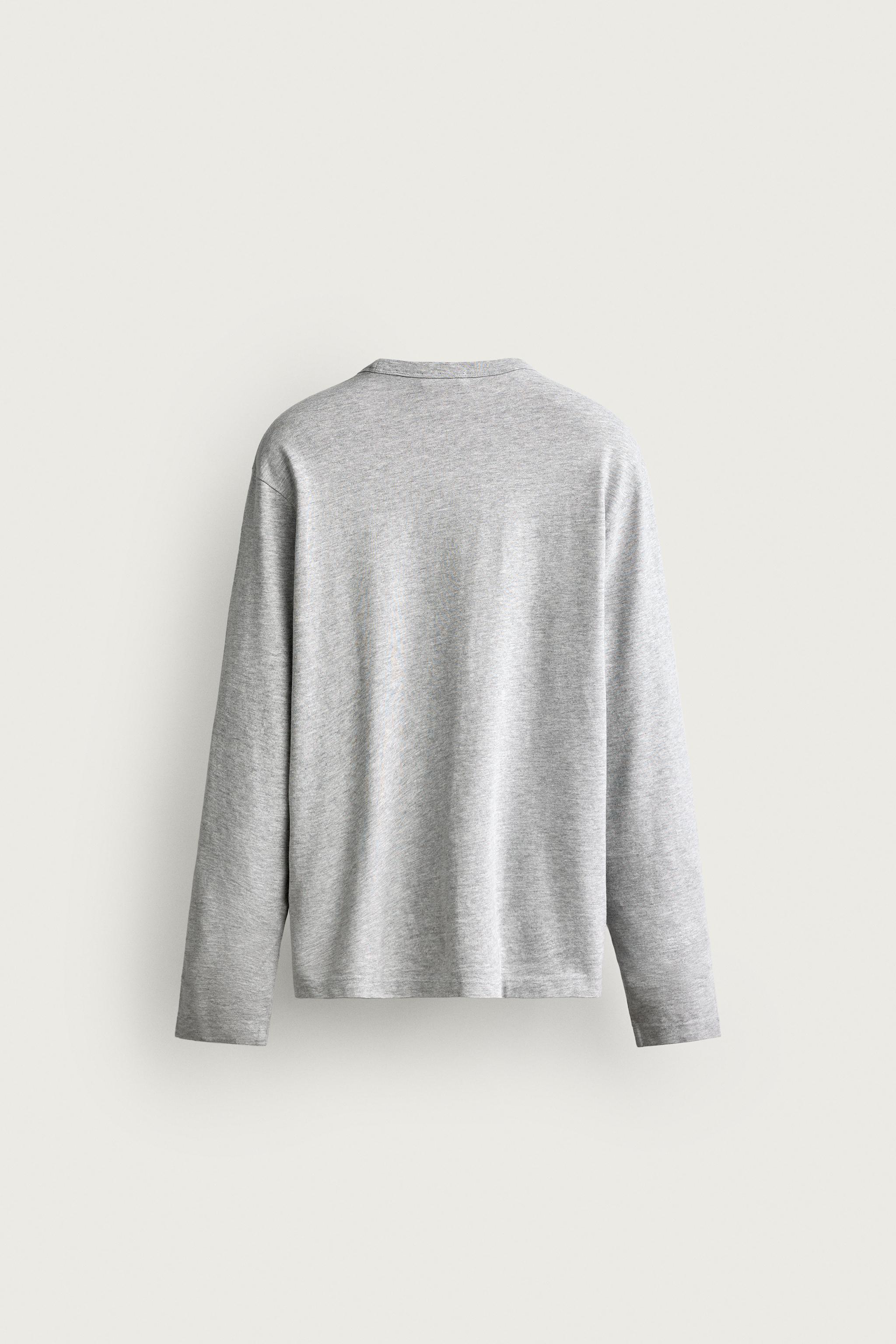 T-SHIRT À MANCHES LONGUES AVEC PIÈCE FRUIT OF THE LOOM™