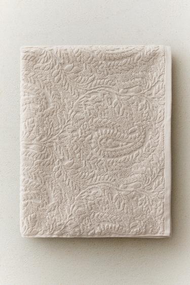 PAISLEY JACQUARD BATH TOWEL - Sand by Zara