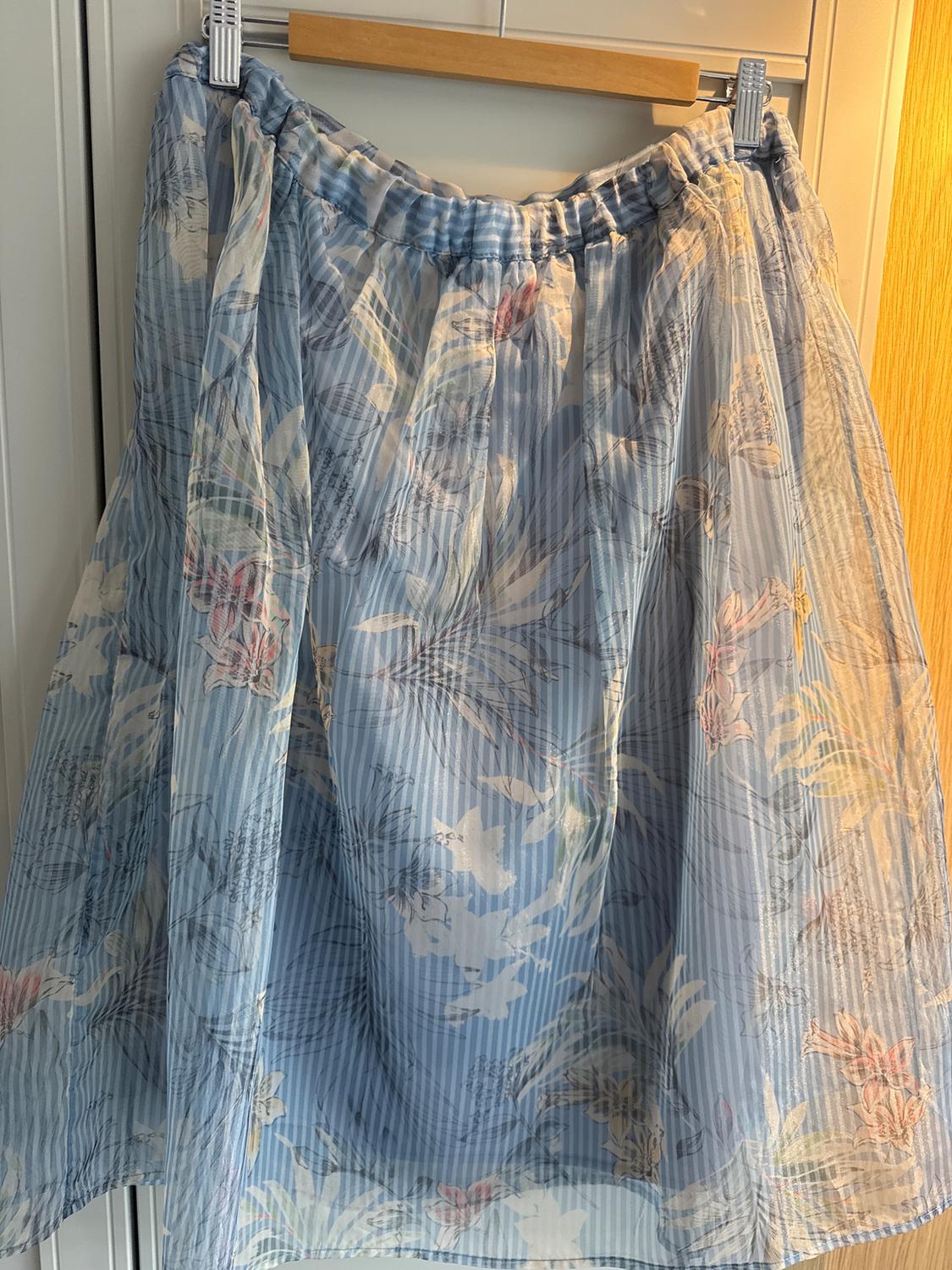STRIPED AND FLORAL PRINT ORGANZA SKIRT - Image 2