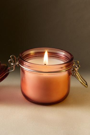 (120 G) SCENTED CANDLE HOMEMADE APPLE PIE — Maroon 1