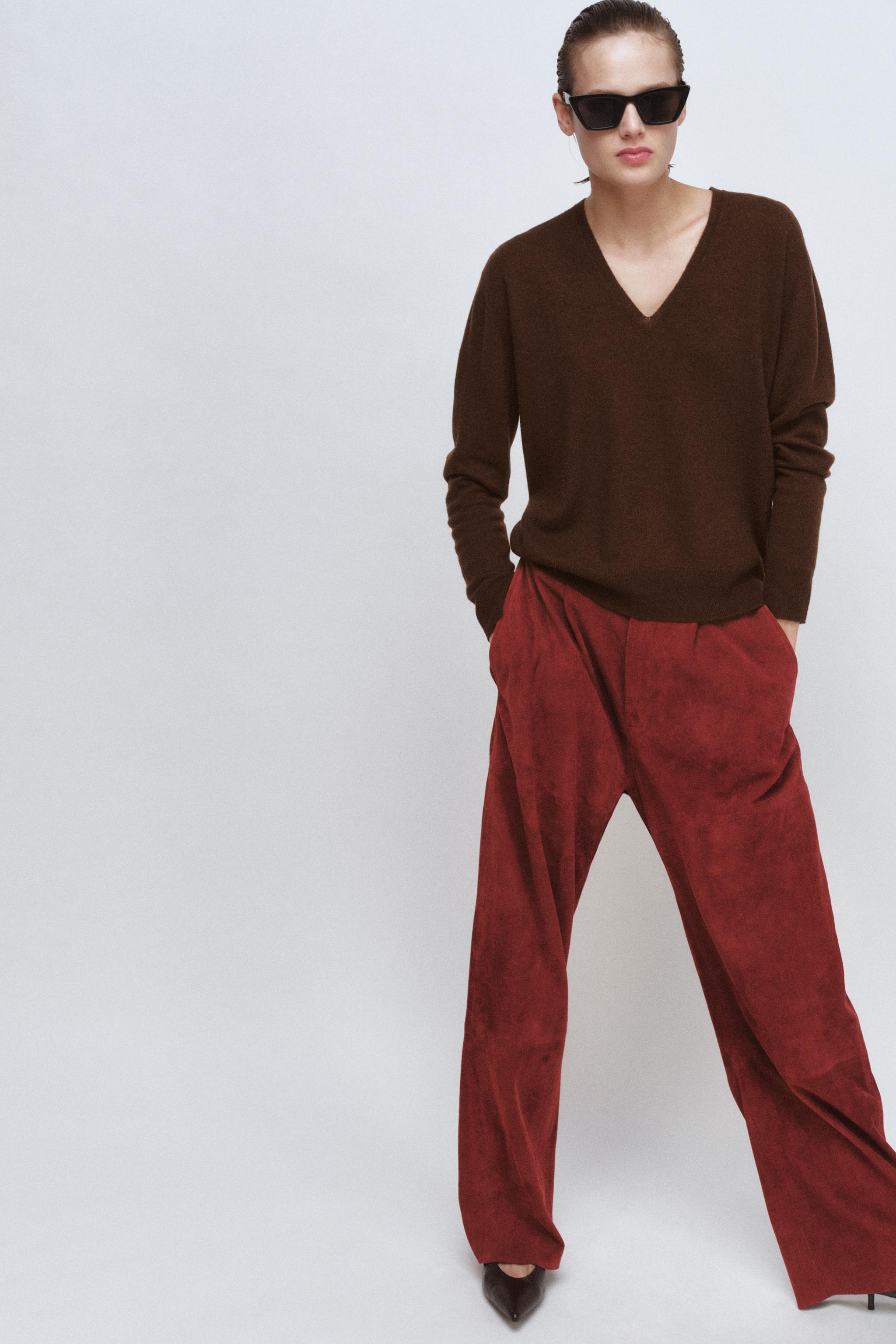 100% EXTRA-SOFT WOOL V-NECK JUMPER