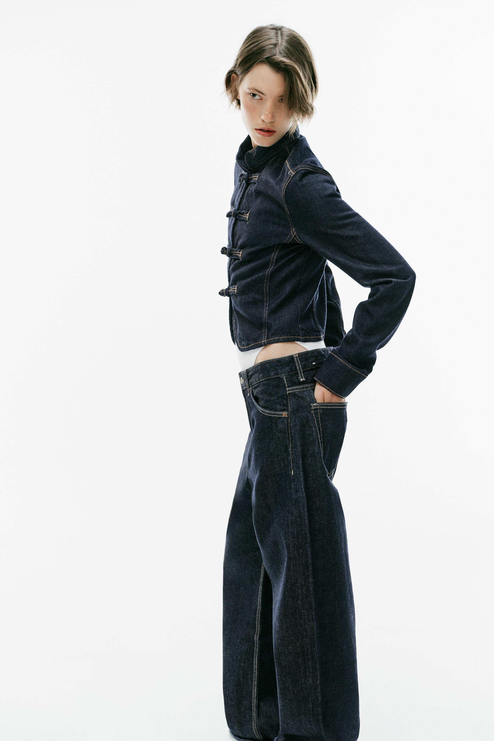 BLOUSON EN JEAN TRF AJUSTÉ À BRANDEBOURGS