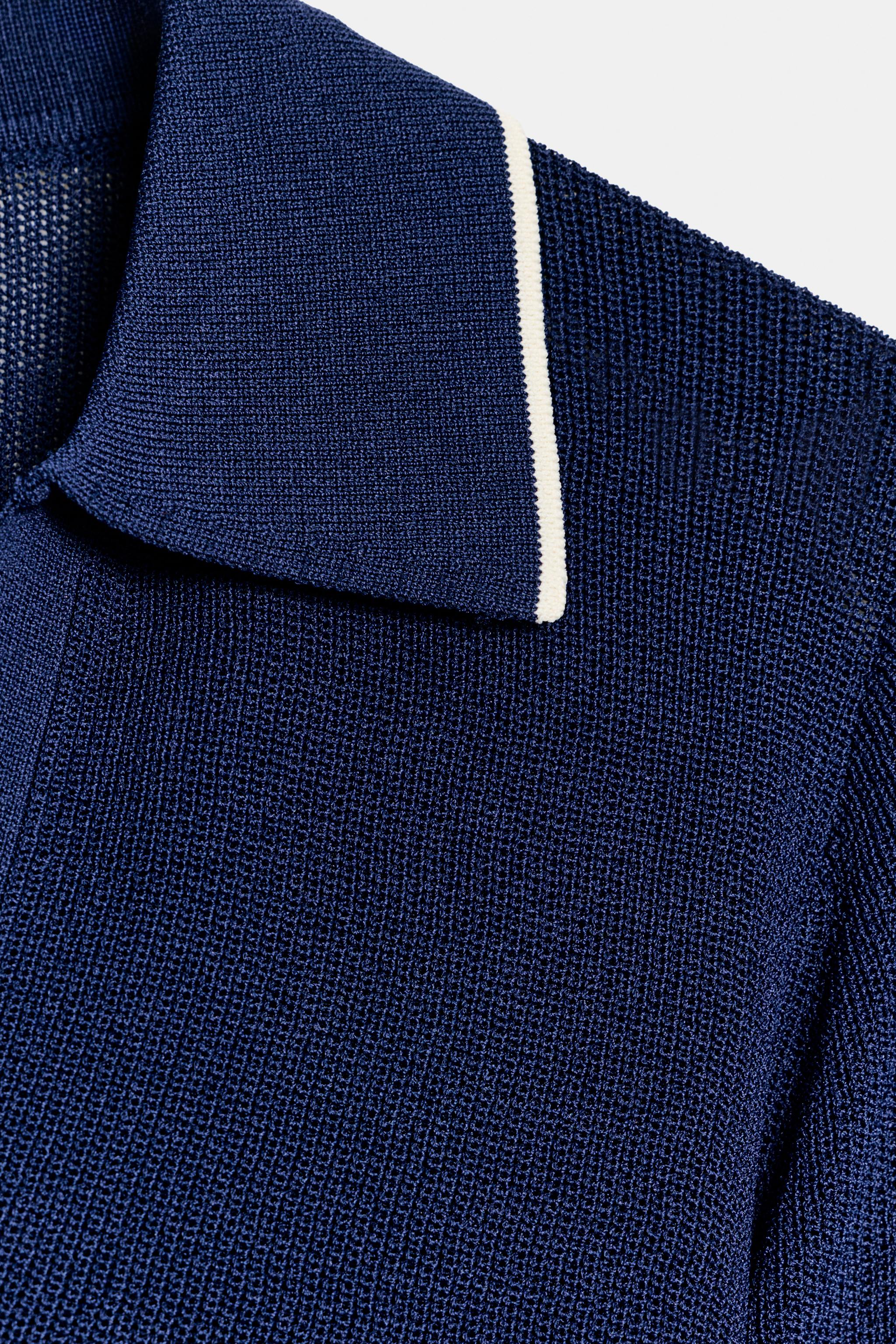 CONTRAST POLO TOP