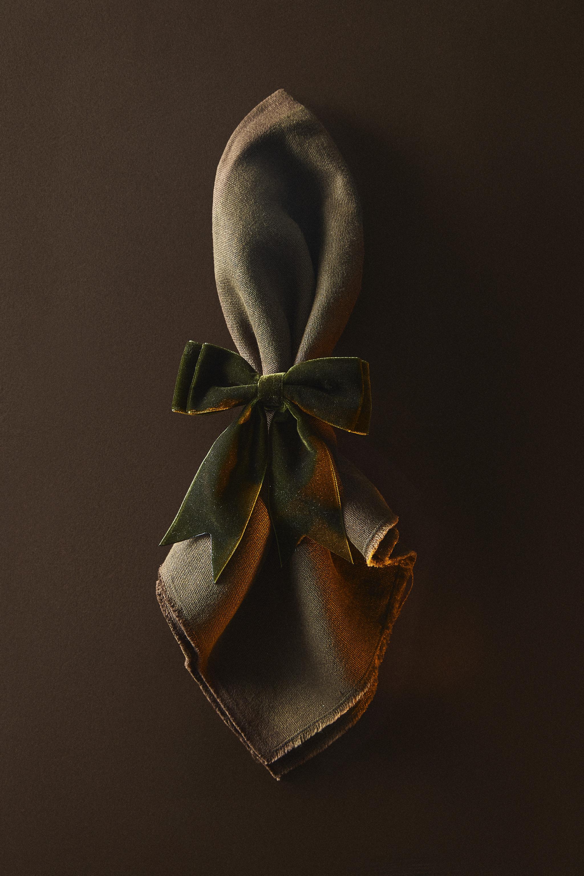 CHRISTMAS VELVET NAPKIN HOLDER PACK (PACK OF 2)