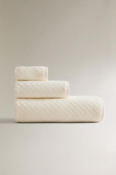 DIAGONAL TEXTURE BATH TOWEL - Ivory by Zara