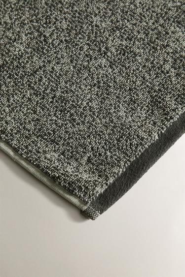 MELANGE-EFFECT BATH TOWEL - Dark green by Zara - Image 2