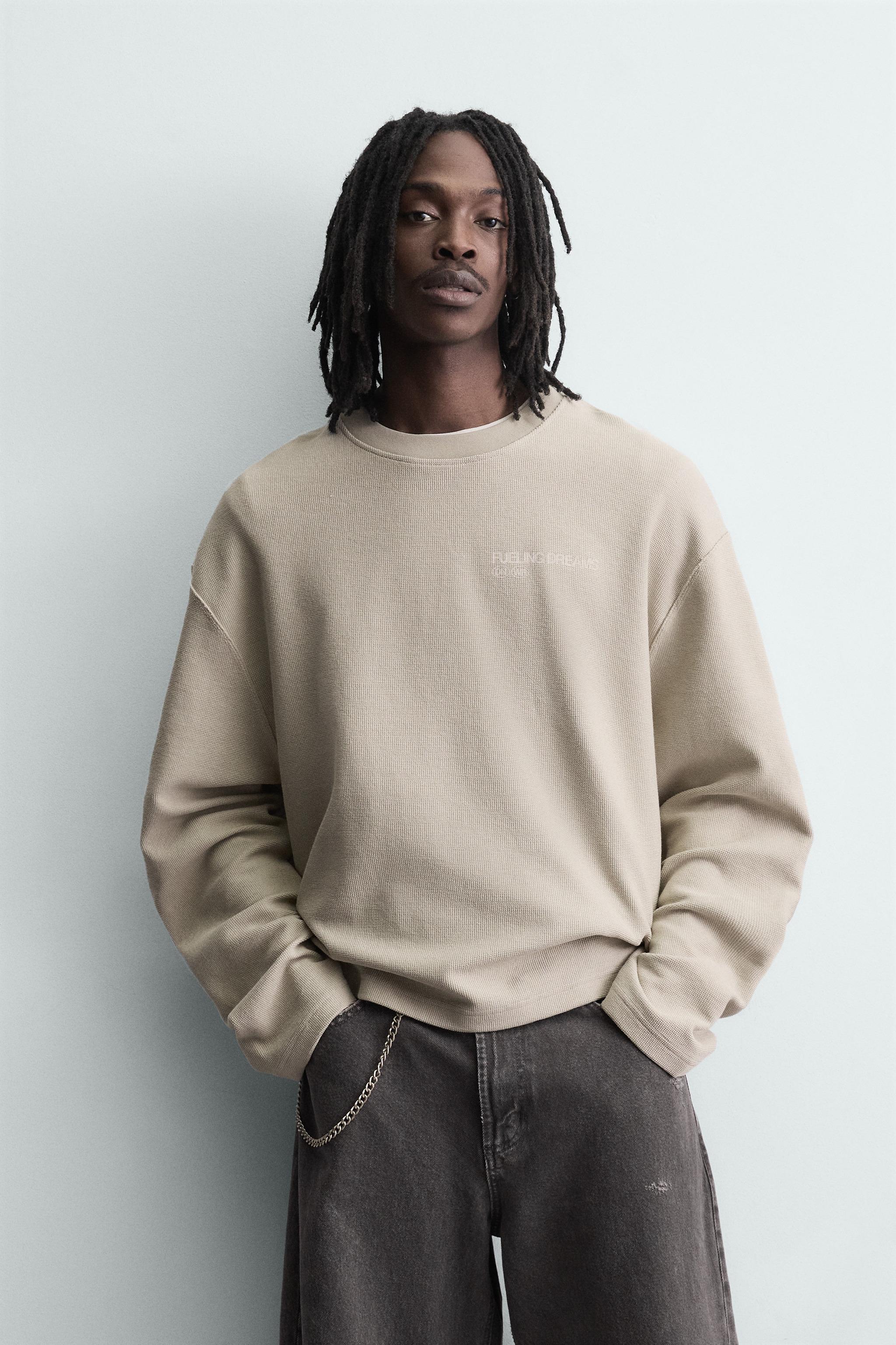 TEXTURED PRINT SWEATSHIRT