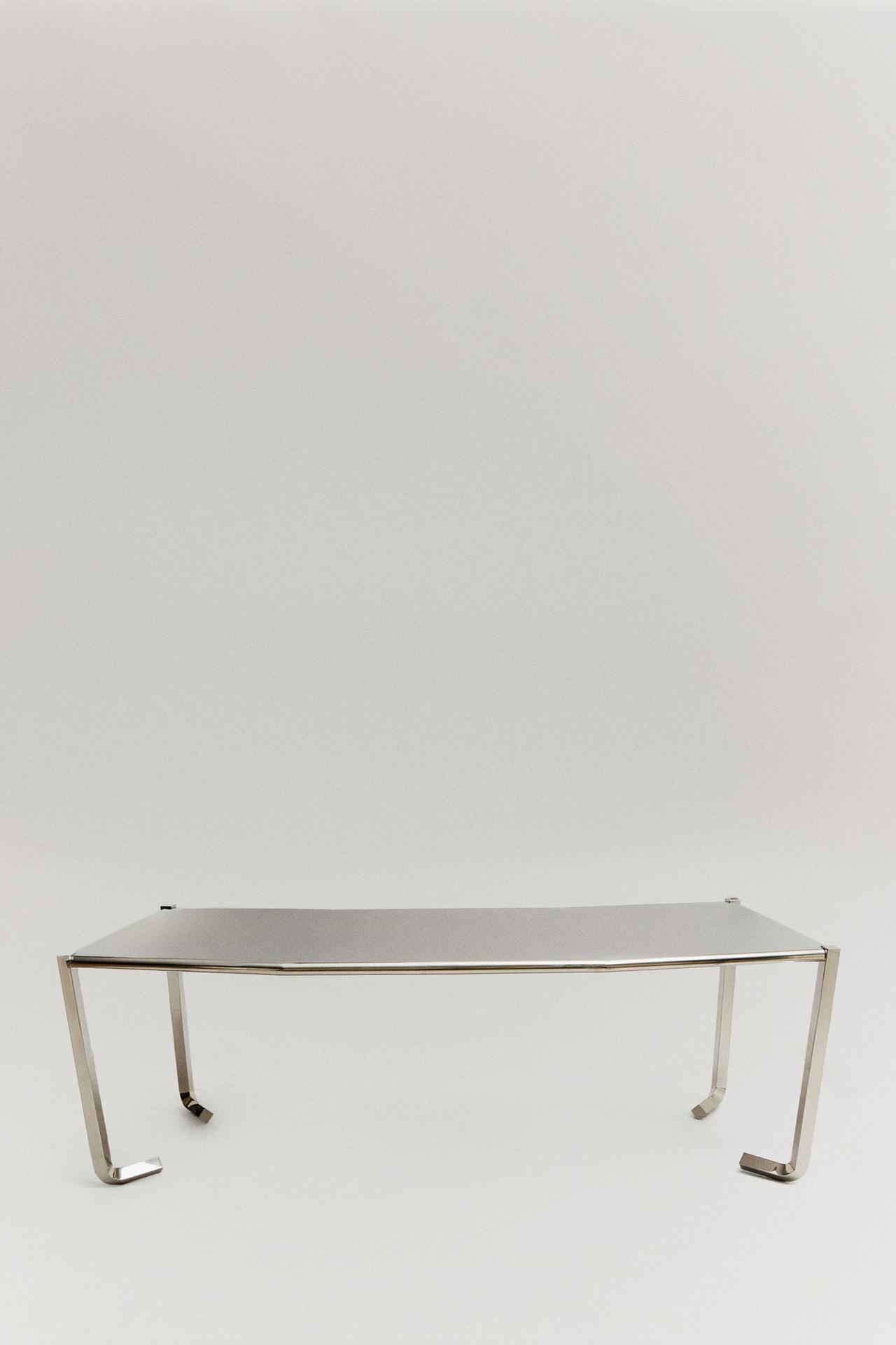 THE VANIDAD DESK — Steel