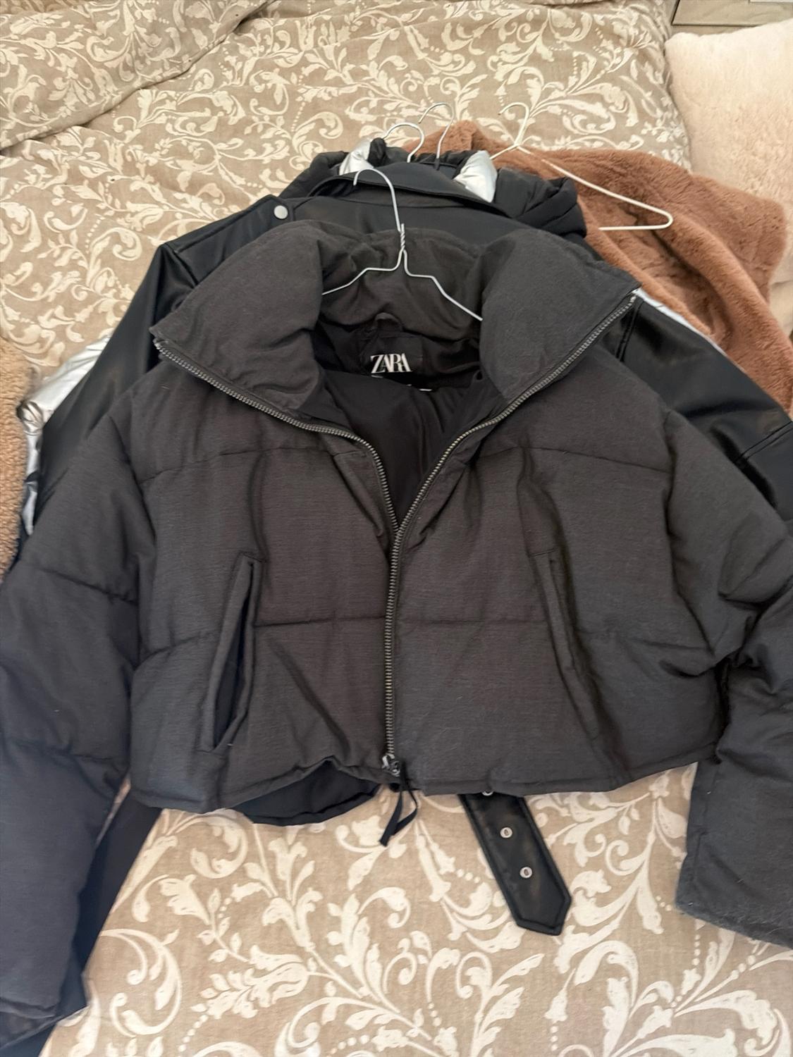 CONTRAST PUFFER JACKET - Image 2