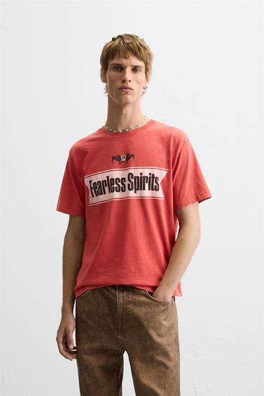 CAMISETA ESTAMPADA CROPPED FIT - Rojo vivo de Zara